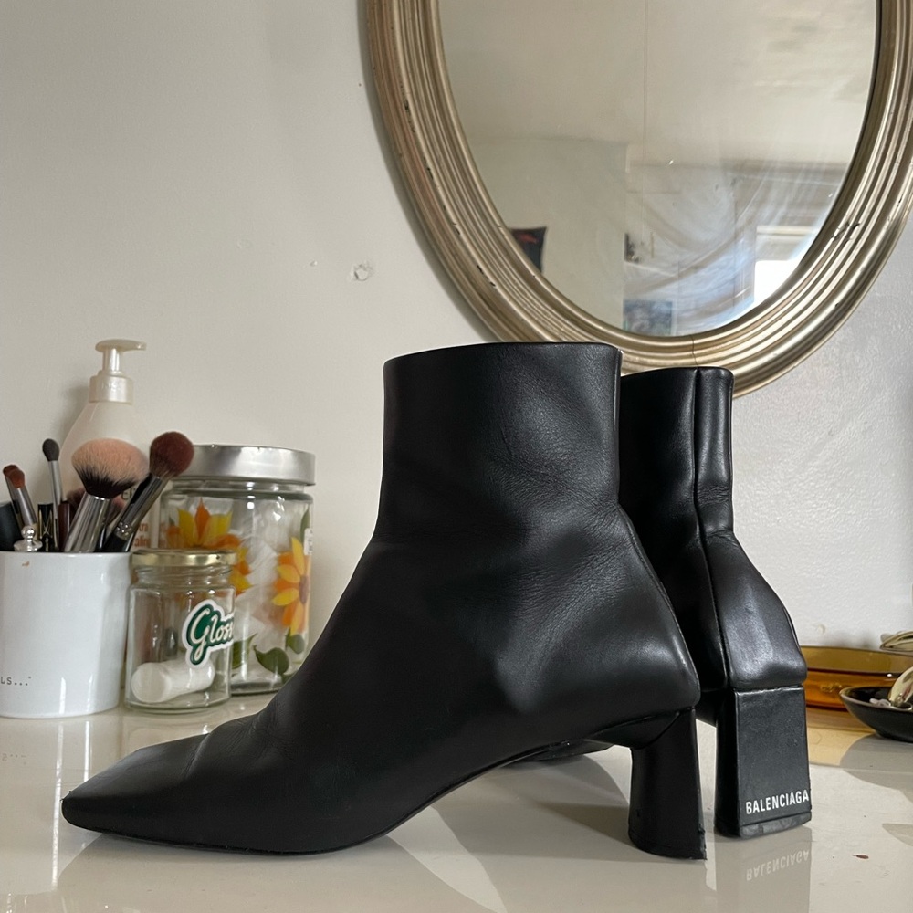 Authentic Balenciaga ankle boots size 6